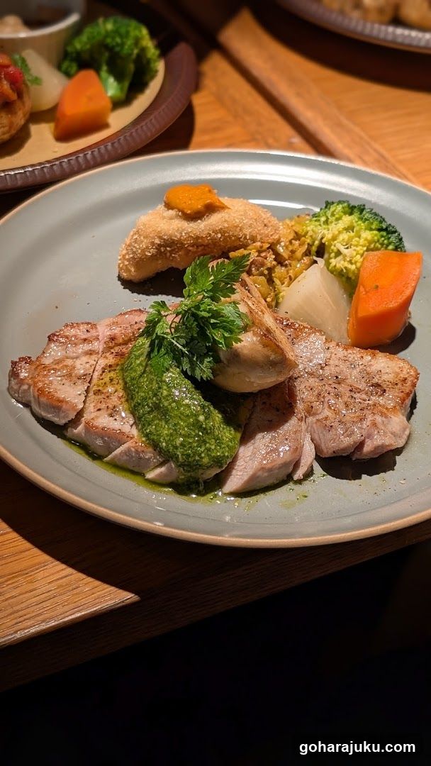 Grilled Meat with Vegetables and Sauce