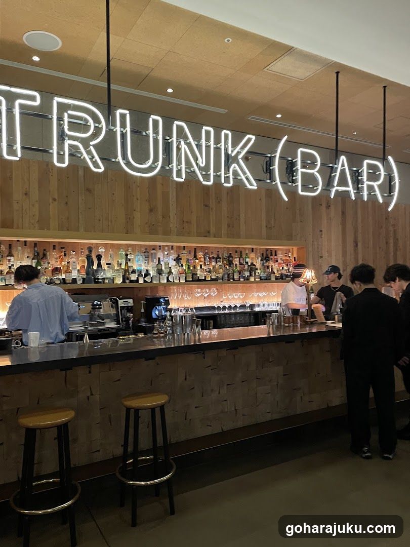 TRUNK (BAR)