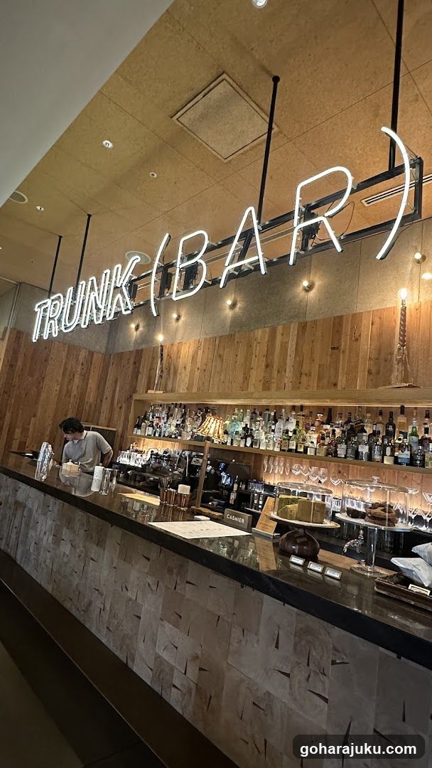 TRUNK (BAR)