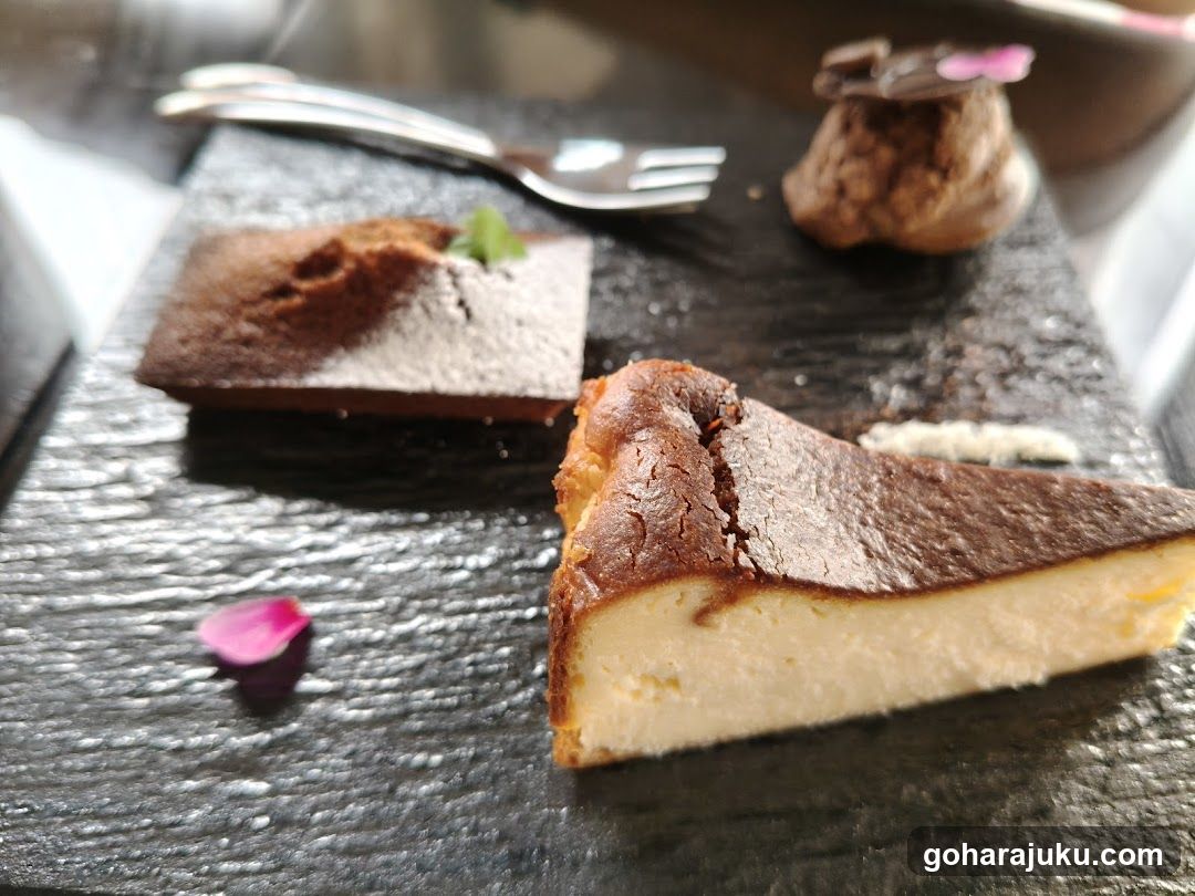 Dessert Platter with Cheesecake and Brownie