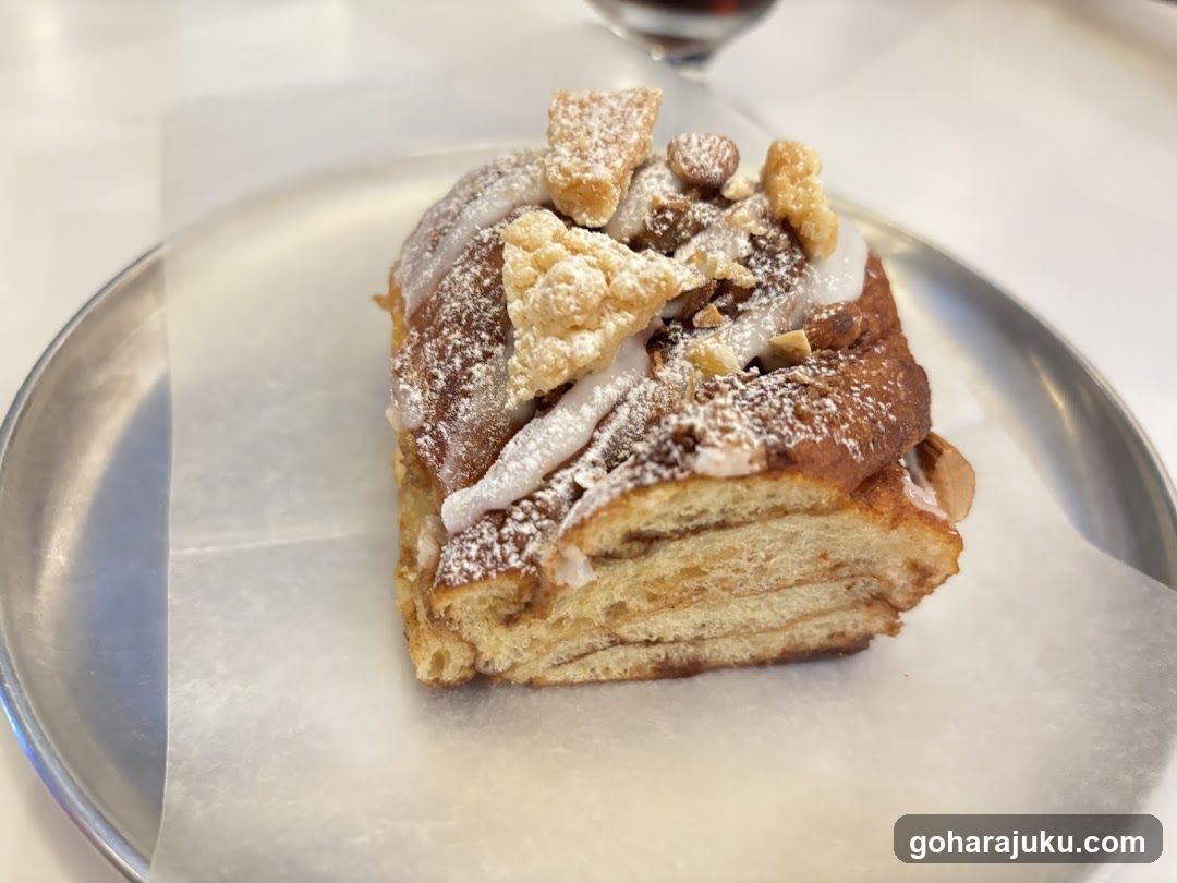 Cinnamon Roll with Topping