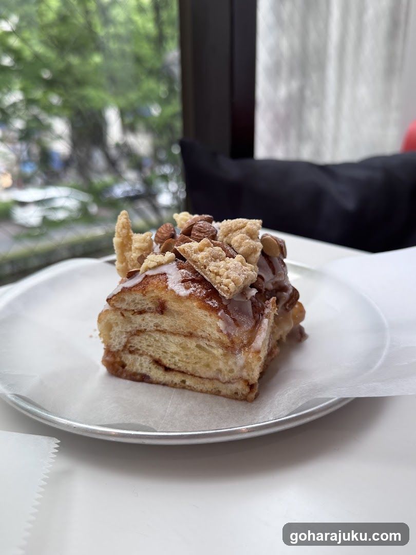 Cinnamon Roll with Crumble Topping