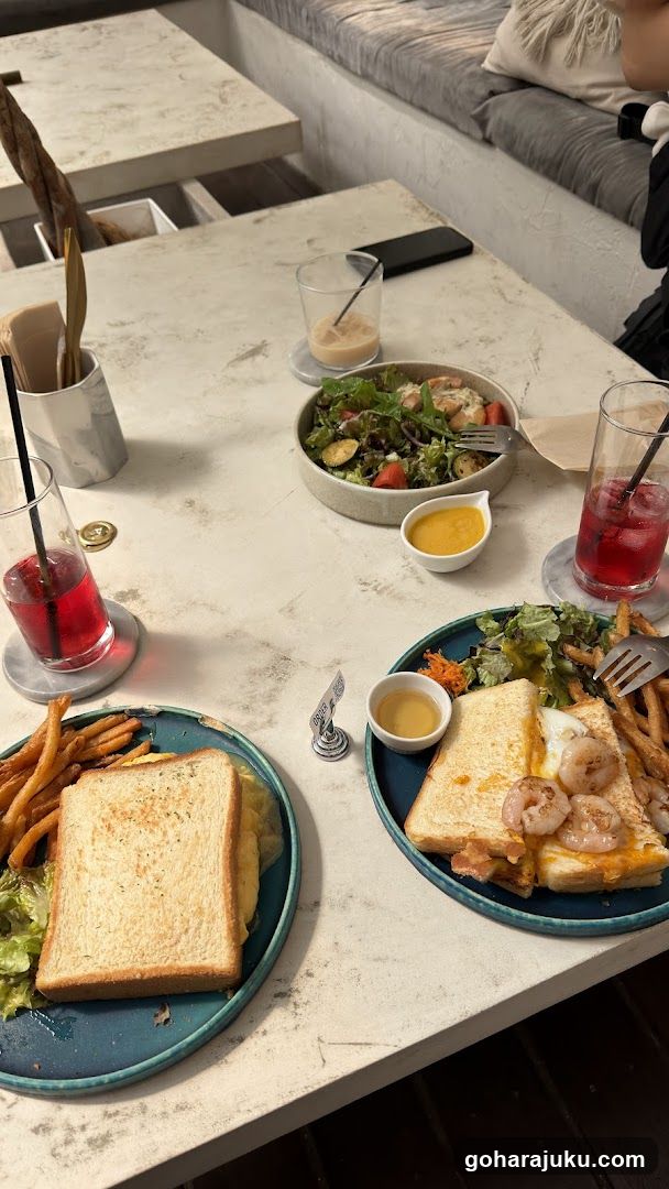 Lunch at a cafe