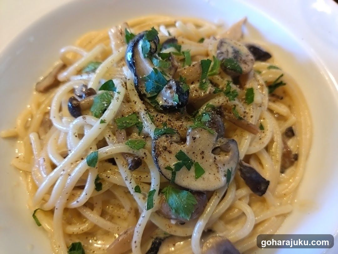 Mushroom Pasta with Cream Sauce