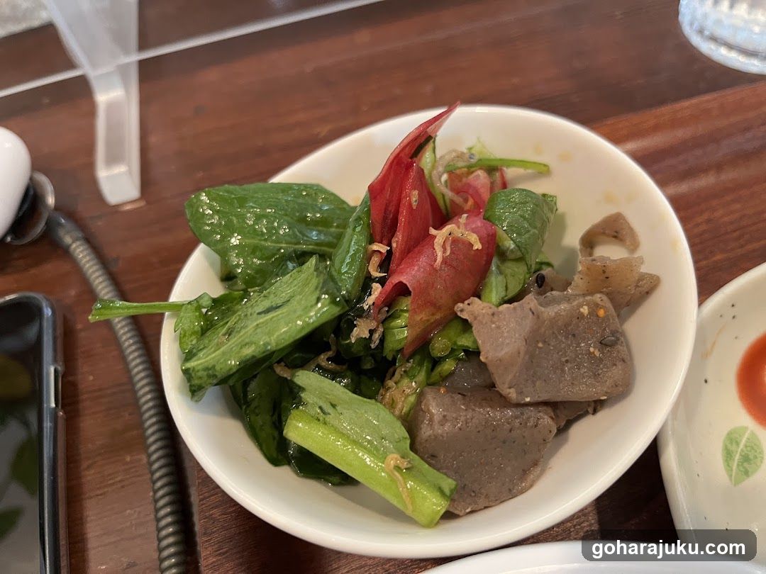 Salad with Meat and Red Pepper