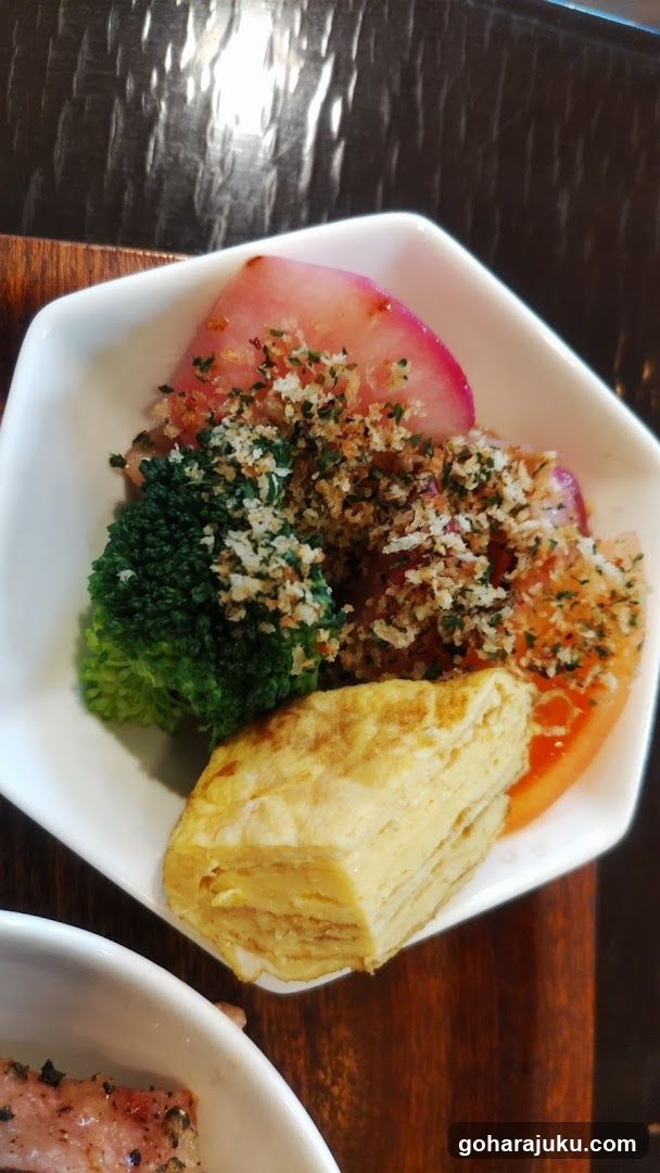 Food Dish with Omelette and Broccoli