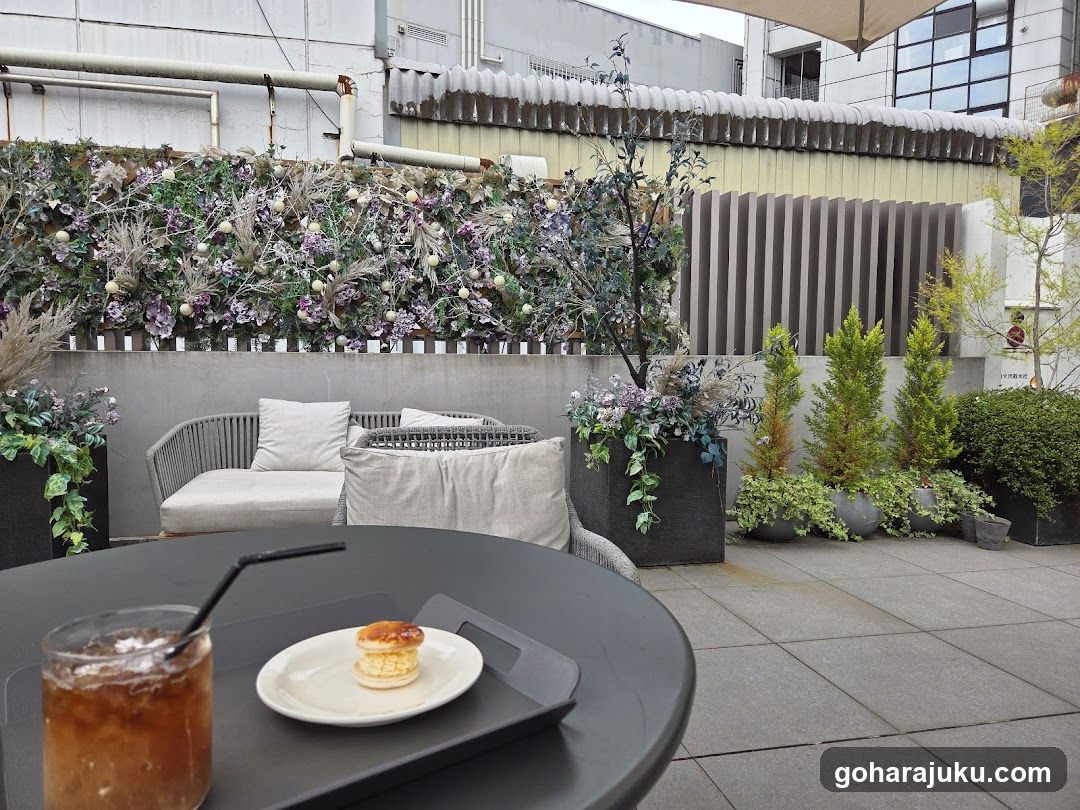 Outdoor Patio Dining Scene