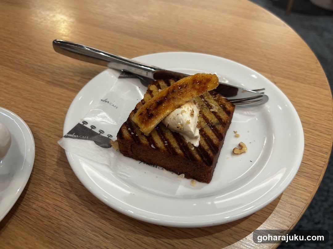 Grilled Banana Cake with Cream