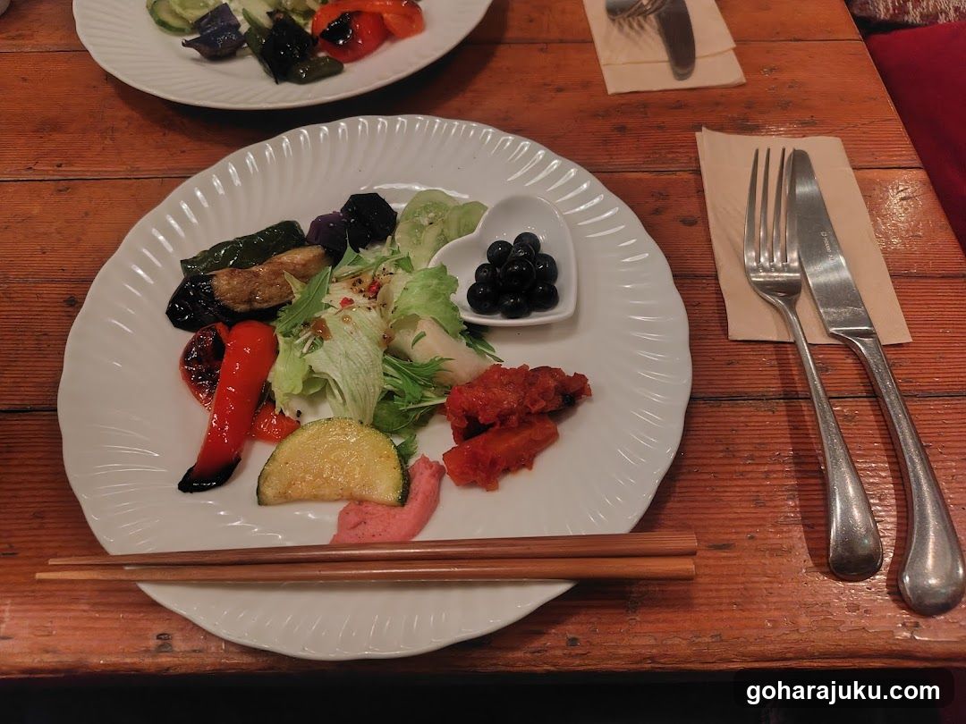 Salad with Grilled Vegetables and Olives