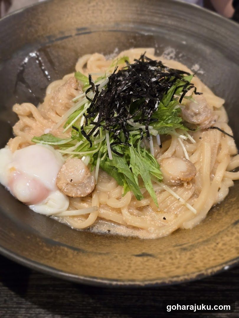 Noodle Dish with Scallops and Egg