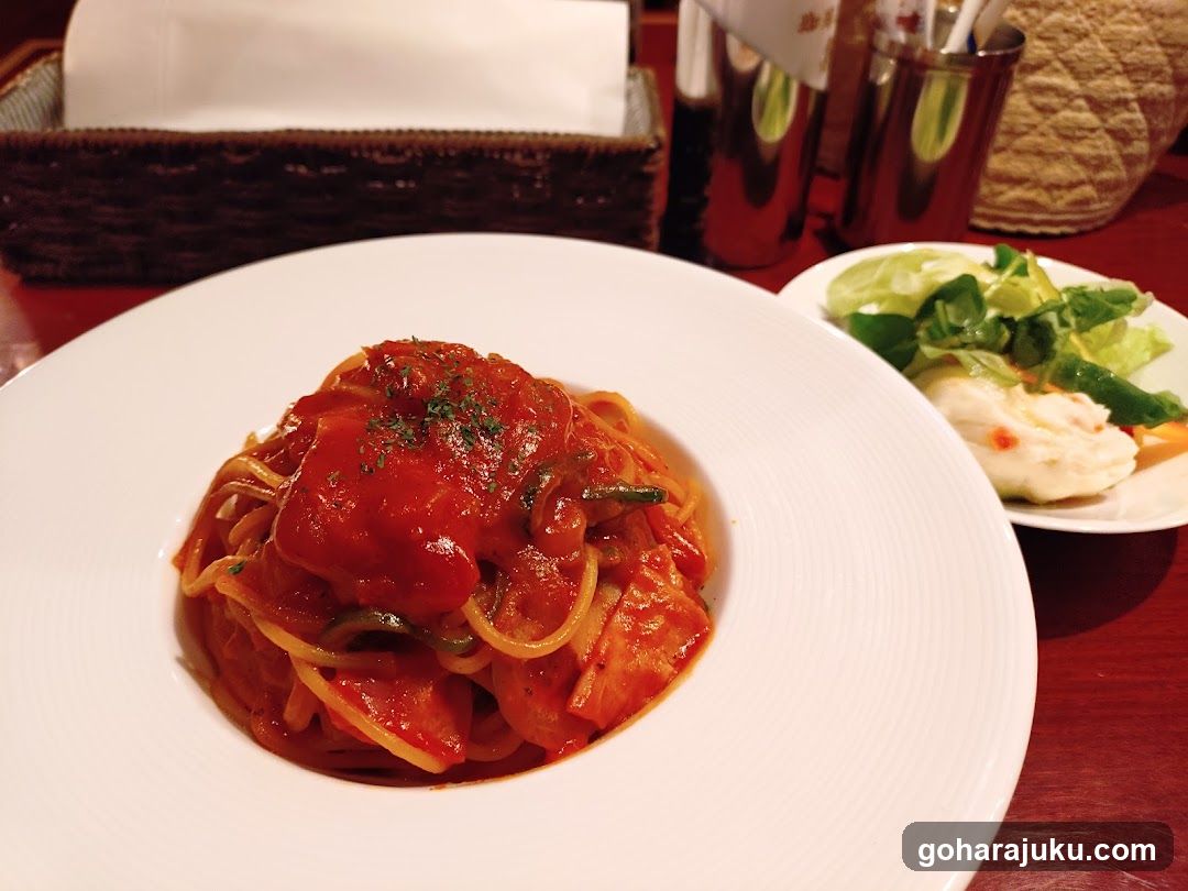 Spaghetti with Tomato Sauce and Side Salad