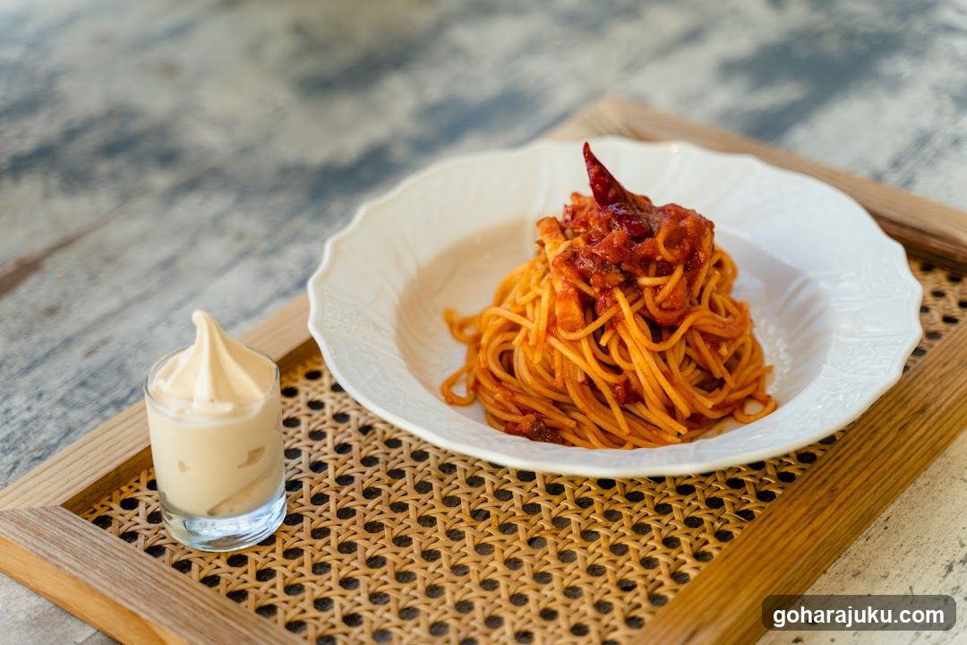 Spaghetti with Red Sauce and Side Drink
