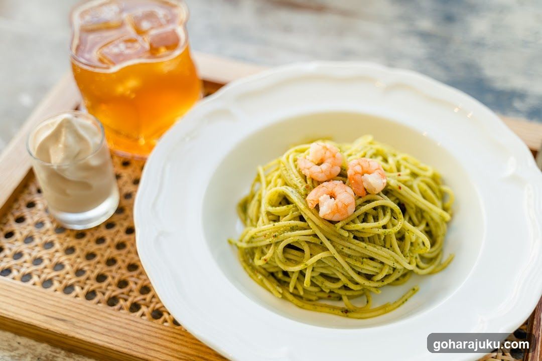 Pasta with Shrimp and Pesto